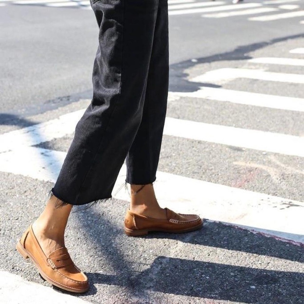 BRAND NEW Sperry Seaport Penny, Tan. Size 7 and 8 Womens